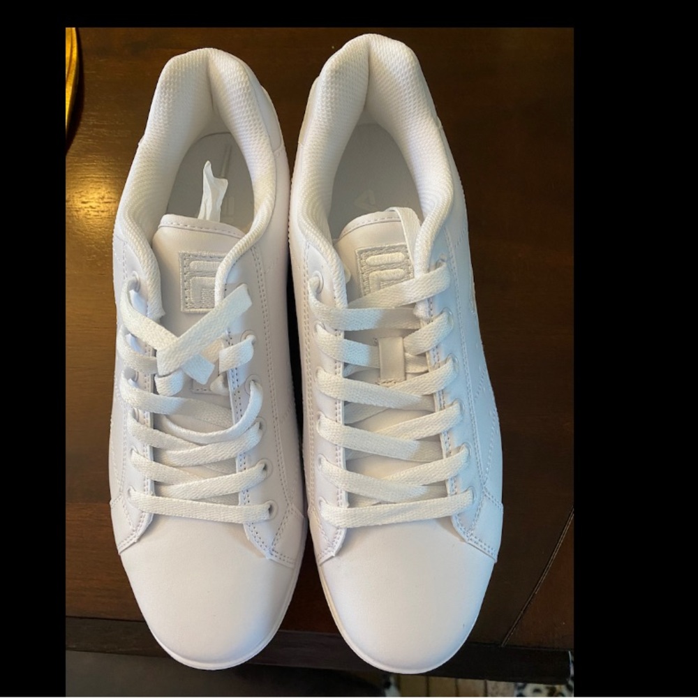 FILA white sz 9 sneakers. NWB